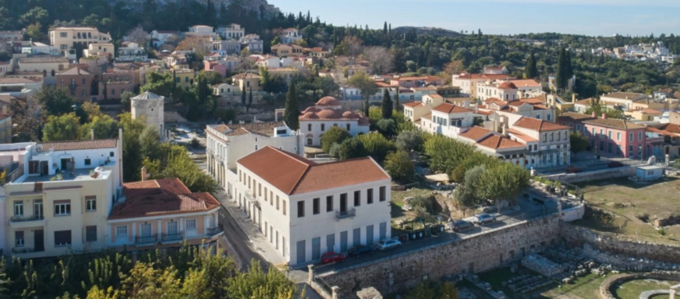 Προς πώληση τέσσερα εμβληματικά ξενοδοχεία της Ελλάδας